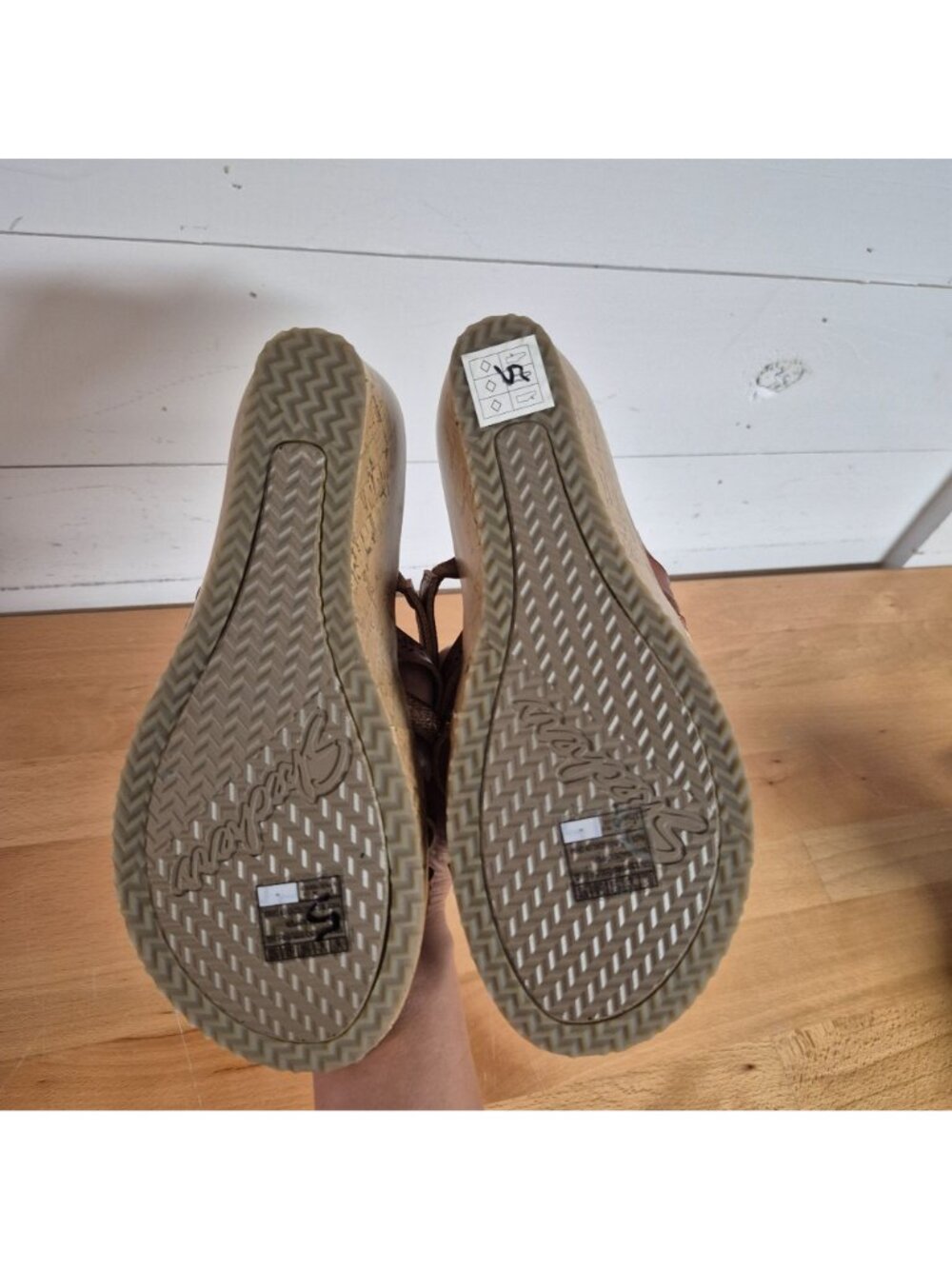 Skechers Cali Luxe Foam Women's Tan Wedge Sandals With Cork Heel Sz 9 - Picture 3 of 4